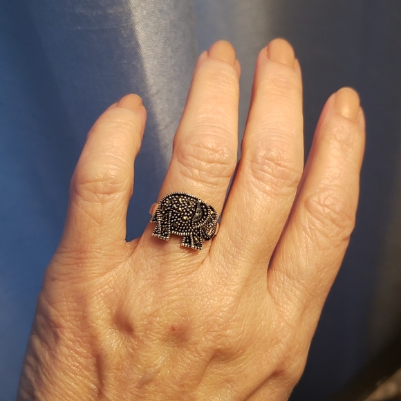 Sterling 925 silver and marcasite elephant ring - Picture 5 of 5